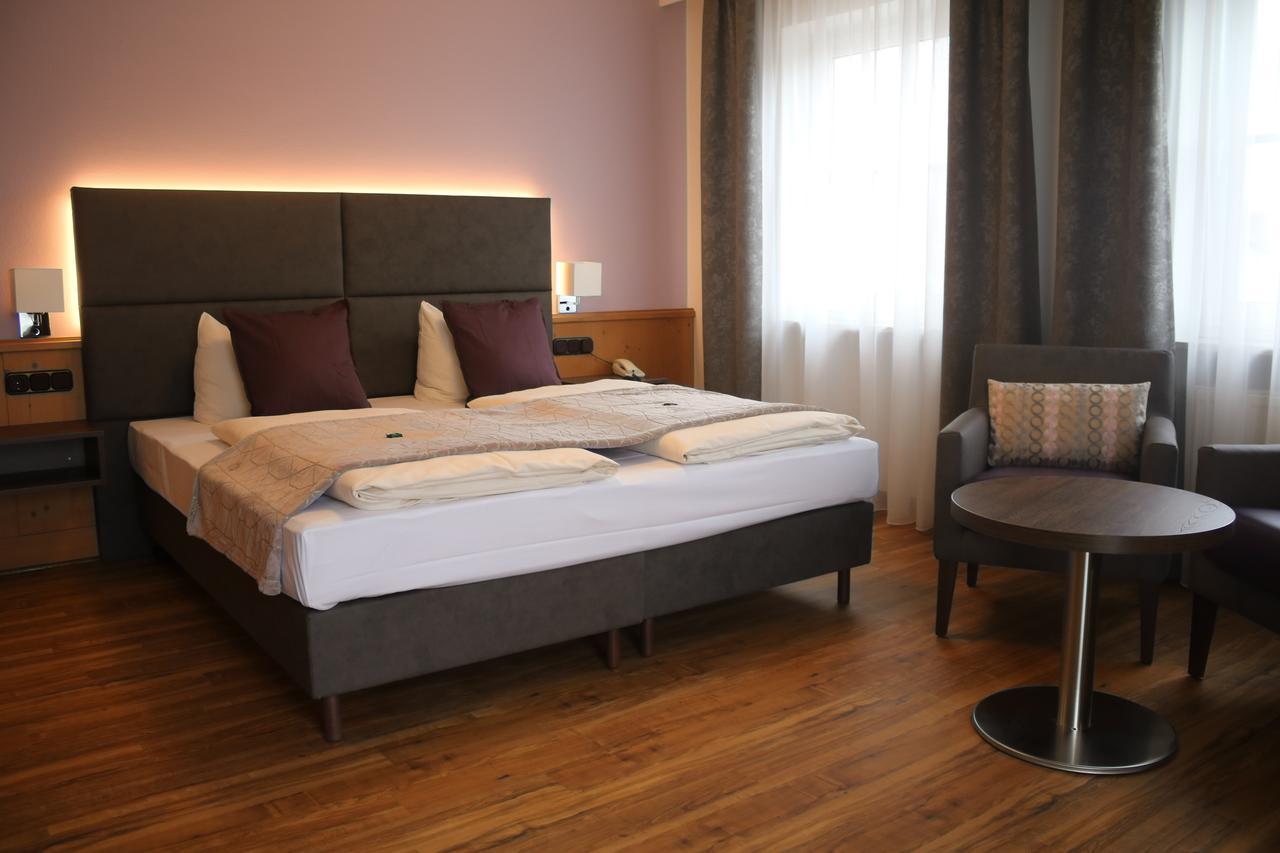 Boutique Hotel Beckenlehner Unterhaching Exterior foto